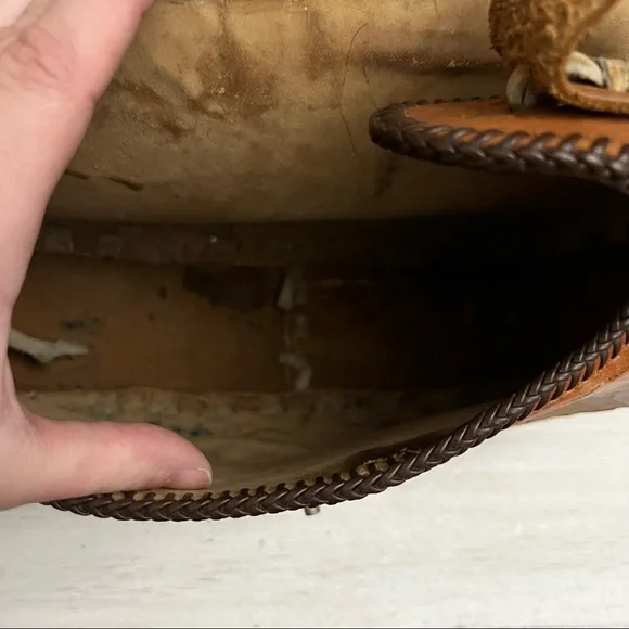 Vintage 70s 80s Hand Tooled Buckstitched Leather Shoulder Saddle Bag - Picture 9 of 16